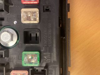 bontott OPEL INSIGNIA Biztosítéktábla Motortér