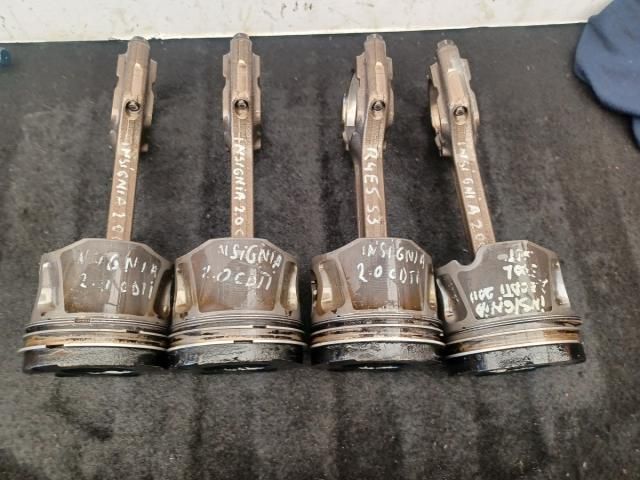 bontott OPEL INSIGNIA Dugattyú