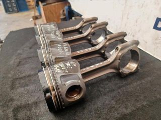 bontott OPEL INSIGNIA Dugattyú