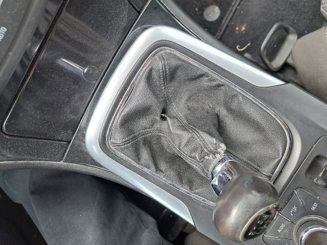 bontott OPEL INSIGNIA Első Vezérlés Burkolat