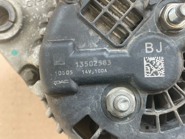 bontott OPEL INSIGNIA Generátor