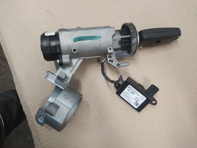 bontott OPEL INSIGNIA Gyújtáskapcsoló Házzal