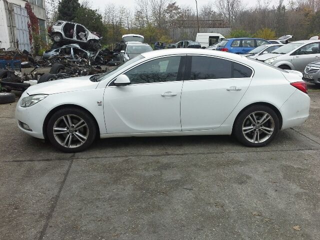 bontott OPEL INSIGNIA Homlokfal (Üres lemez)