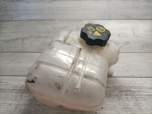 bontott OPEL INSIGNIA Kiegyenlítő Tartály