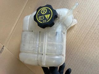 bontott OPEL INSIGNIA Kiegyenlítő Tartály