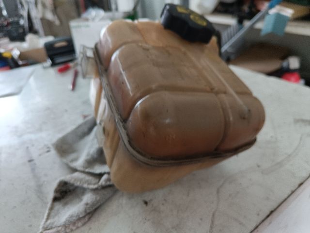 bontott OPEL INSIGNIA Kiegyenlítő Tartály