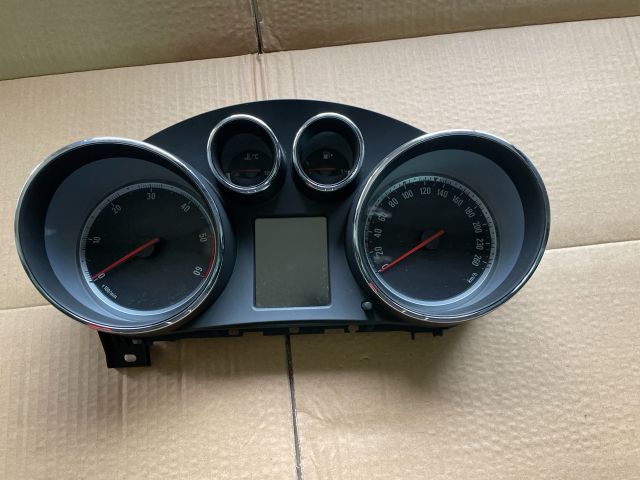 bontott OPEL INSIGNIA Kilométeróra