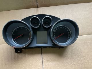 bontott OPEL INSIGNIA Kilométeróra