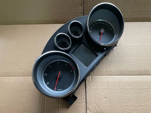 bontott OPEL INSIGNIA Kilométeróra