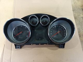 bontott OPEL INSIGNIA Kilométeróra