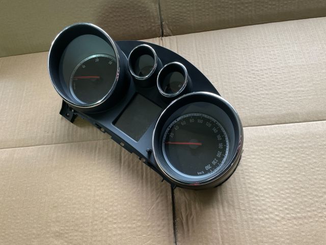 bontott OPEL INSIGNIA Kilométeróra