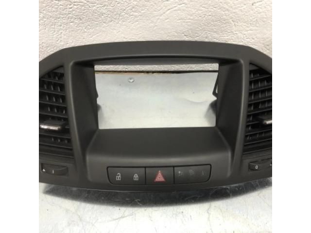 bontott OPEL INSIGNIA Középső Szellőző