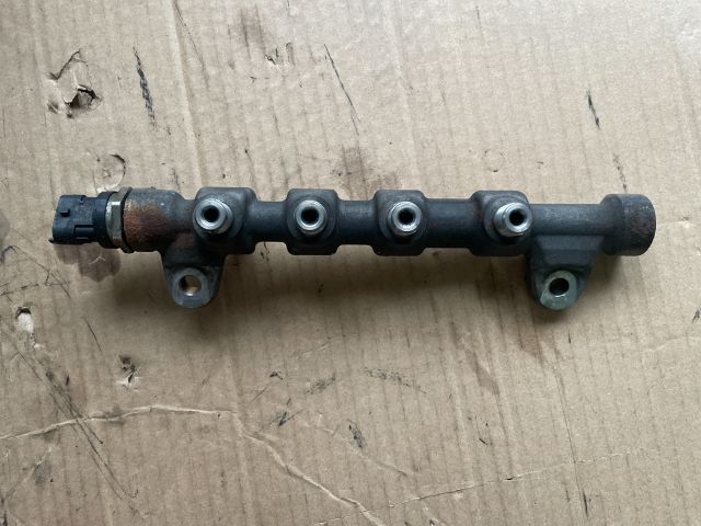 bontott OPEL INSIGNIA Közösnyomócső