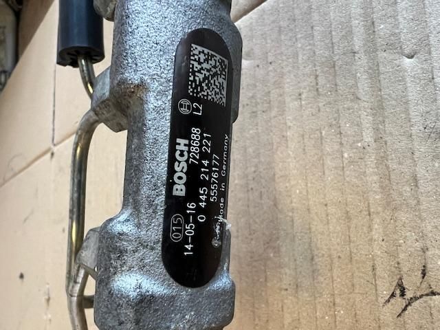 bontott OPEL INSIGNIA Közösnyomócső