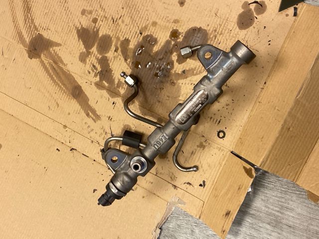 bontott OPEL INSIGNIA Közösnyomócső