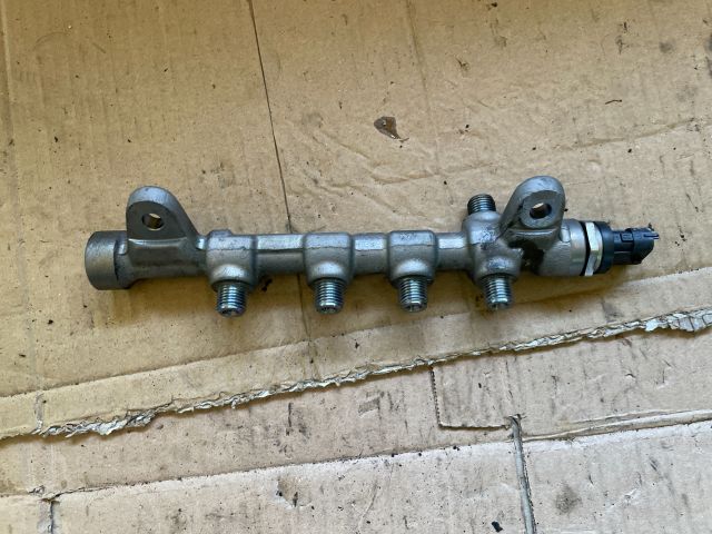 bontott OPEL INSIGNIA Közösnyomócső