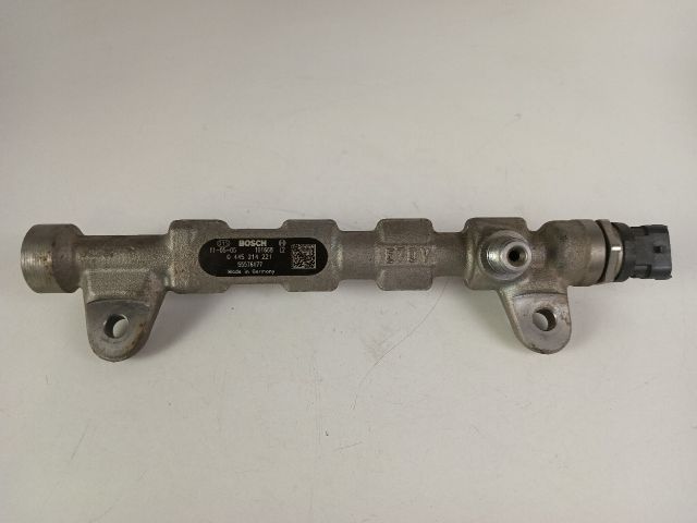 bontott OPEL INSIGNIA Közösnyomócső