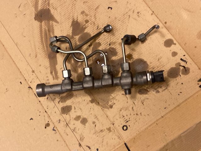 bontott OPEL INSIGNIA Közösnyomócső