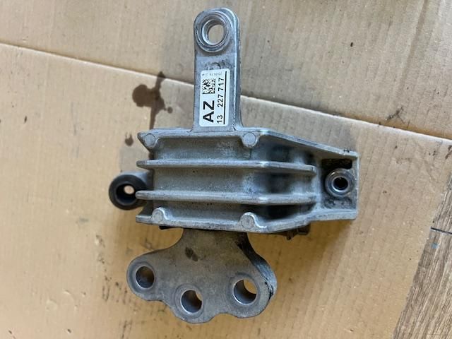 bontott OPEL INSIGNIA Motor Tartó Bak (Fém)