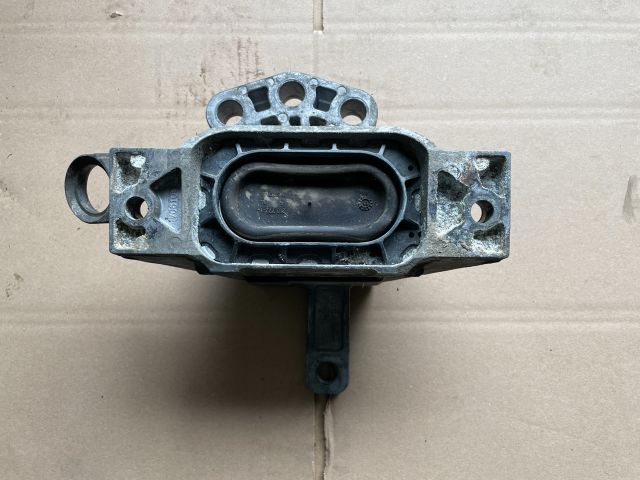 bontott OPEL INSIGNIA Motor Tartó Bak (Fém)