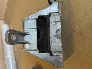 bontott OPEL INSIGNIA Motor Tartó Bak (Fém)