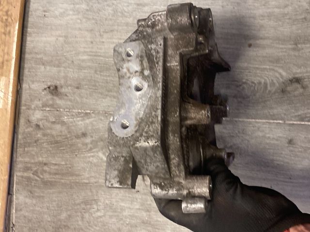 bontott OPEL INSIGNIA Motor Tartó Bak (Fém)