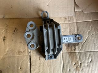 bontott OPEL INSIGNIA Motor Tartó Bak Jobb