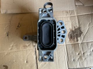 bontott OPEL INSIGNIA Motor Tartó Bak Jobb