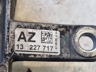 bontott OPEL INSIGNIA Motor Tartó Bak Jobb