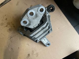 bontott OPEL INSIGNIA Motor Tartó Bak Jobb