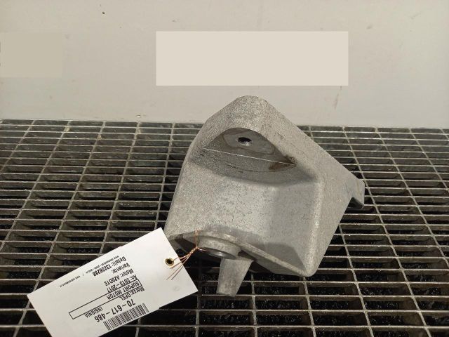 bontott OPEL INSIGNIA Motor Tartó Bak (Pozíciófüggetlen)