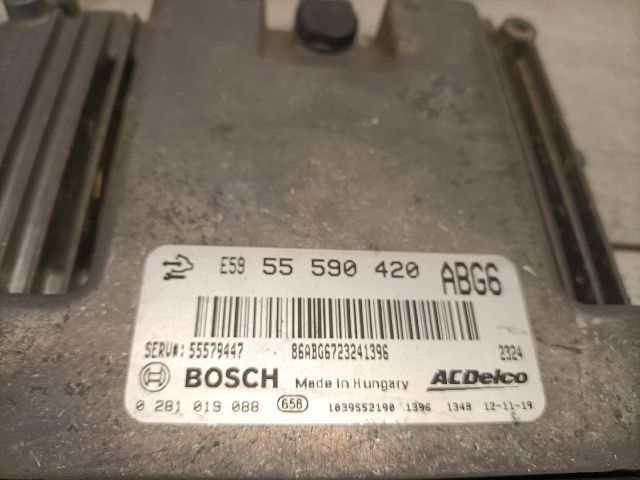 bontott OPEL INSIGNIA Motorvezérlő