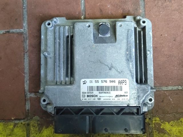 bontott OPEL INSIGNIA Motorvezérlő