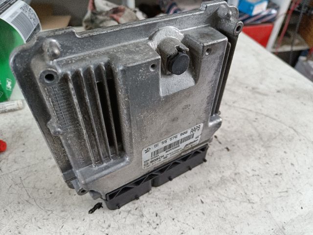 bontott OPEL INSIGNIA Motorvezérlő