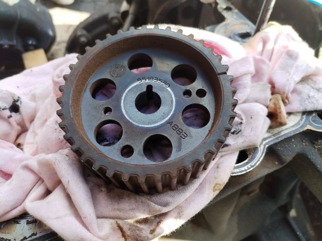 bontott OPEL INSIGNIA Nagynyomású Szivattyú Bordáskerék / Lánckerék