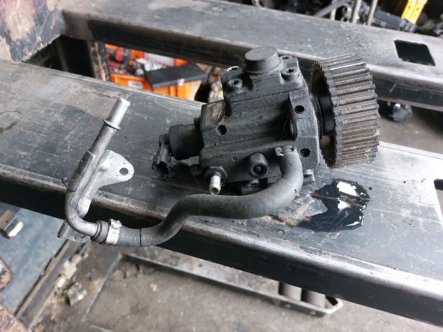 bontott OPEL INSIGNIA Nagynyomású Szivattyú