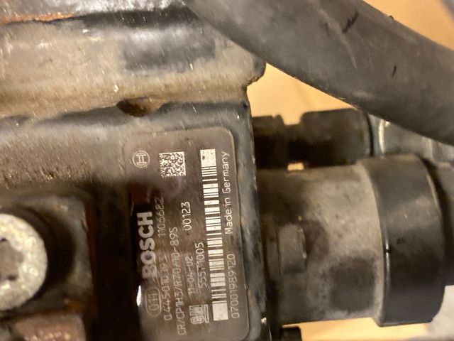 bontott OPEL INSIGNIA Nagynyomású Szivattyú