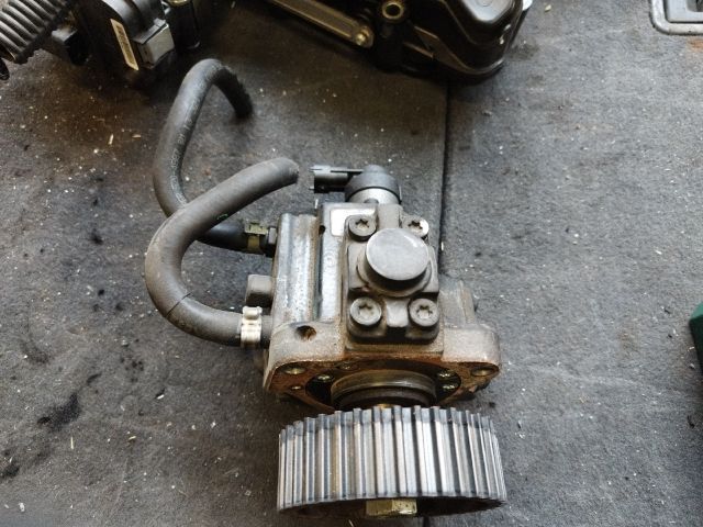 bontott OPEL INSIGNIA Nagynyomású Szivattyú