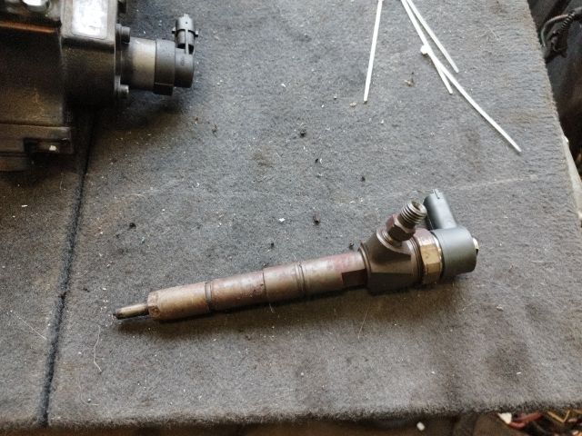 bontott OPEL INSIGNIA Porlasztó (1 db)