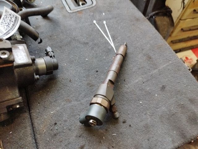 bontott OPEL INSIGNIA Porlasztó (1 db)