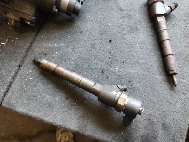 bontott OPEL INSIGNIA Porlasztó (1 db)