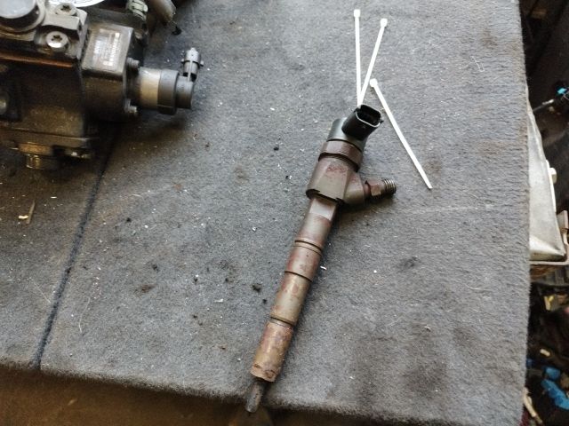 bontott OPEL INSIGNIA Porlasztó (1 db)