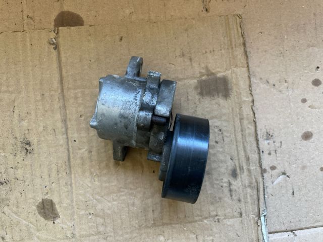 bontott OPEL INSIGNIA Szíjfeszítő Görgő