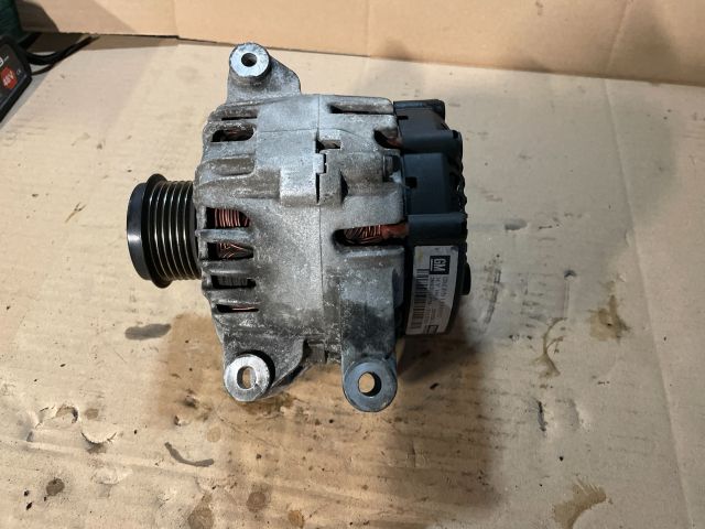 bontott OPEL INSIGNIA Generátor