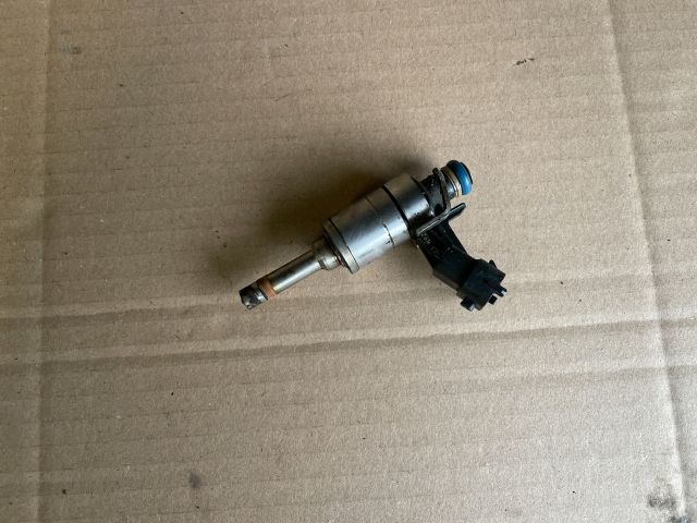 bontott OPEL INSIGNIA Porlasztó (1 db)