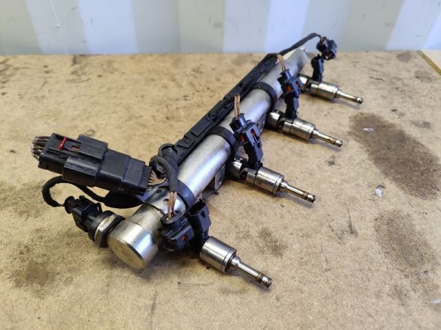 bontott OPEL INSIGNIA Porlasztó Sor / Híd