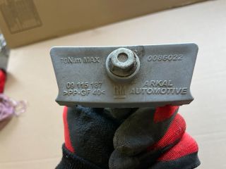 bontott OPEL INSIGNIA Akkumulátor Leszorító