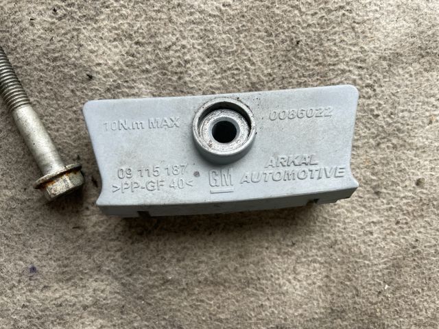 bontott OPEL INSIGNIA Akkumulátor Leszorító