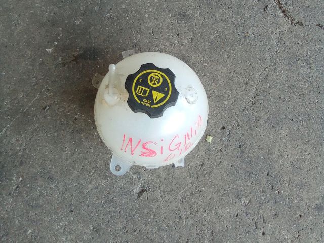 bontott OPEL INSIGNIA B Kiegyenlítő Tartály