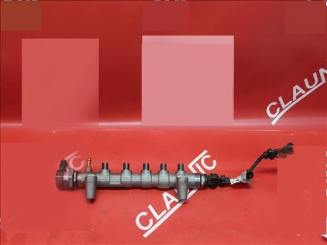 bontott OPEL INSIGNIA B Porlasztó Sor / Híd